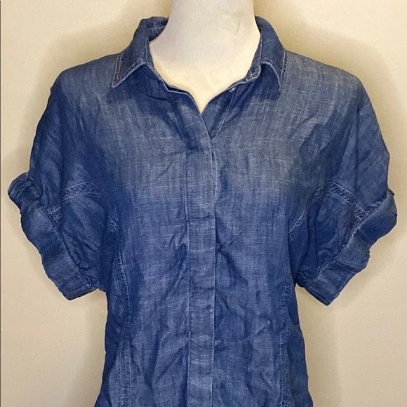 Banana Republic Blue Button Down Shirt with Notched Collar and Cuffed Sleeves - Picture 3 of 6
